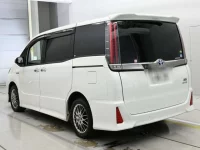 Toyota NOAH лот № 30502 оценка 4.5  с аукциона в Японии 4