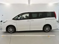 Toyota NOAH лот № 30454 оценка 3.5  с аукциона в Японии 3