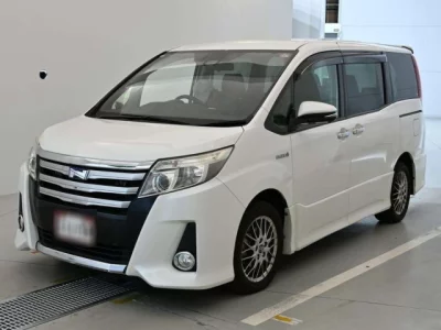Toyota NOAH  с аукциона в Японии