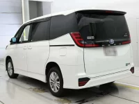 Toyota NOAH лот № 10059 оценка 5  с аукциона в Японии 5