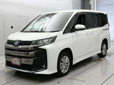 Toyota NOAH  с аукциона в Японии
