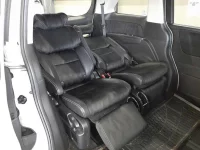 Honda ODYSSEY лот № 30072 оценка 4  с аукциона в Японии 10