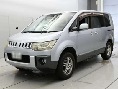 Mitsubishi DELICA D5