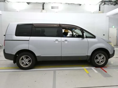 Mitsubishi DELICA D5