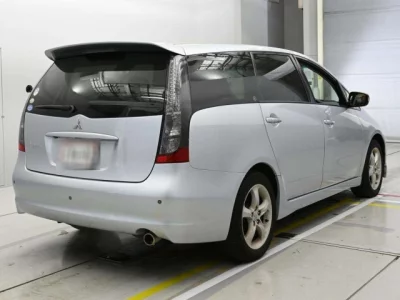 Mitsubishi GRANDIS