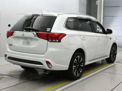 Mitsubishi OUTLANDER PHEV