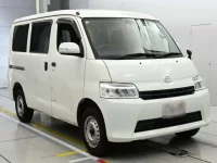 Mazda BONGO VAN лот № 11054 оценка 3  с аукциона в Японии 4