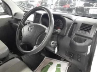 Mazda BONGO VAN лот № 11054 оценка 3  с аукциона в Японии 8