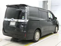 Toyota VOXY лот № 30480 оценка R  с аукциона в Японии 1