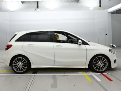 Mercedes-Benz B CLASS
