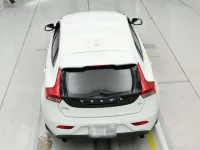 Volvo V40 лот № 38114 оценка 4  с аукциона в Японии 7