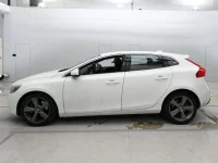 Volvo V40 лот № 38114 оценка 4  с аукциона в Японии 3