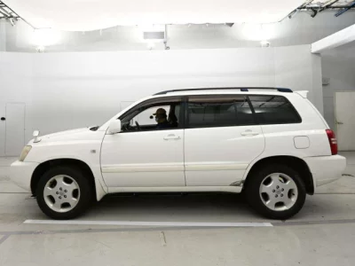Toyota KLUGER  с аукциона в Японии