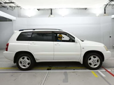 Toyota KLUGER  с аукциона в Японии