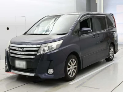 Toyota NOAH  с аукциона в Японии