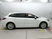 Toyota COROLLA TOURING лот № 33391 оценка 4.5  с аукциона в Японии 2