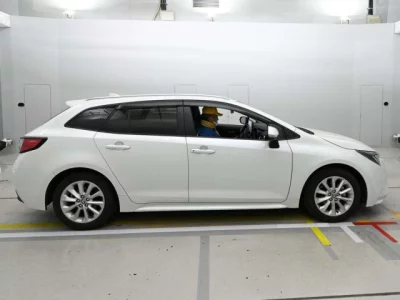 Toyota COROLLA TOURING  с аукциона в Японии