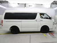 Toyota HIACE VAN лот № 40122 оценка 3  с аукциона в Японии 2