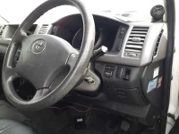 Toyota HIACE VAN лот № 40122 оценка 3  с аукциона в Японии 8