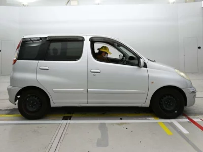 Toyota FUNCARGO  с аукциона в Японии