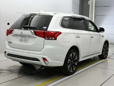 Mitsubishi OUTLANDER PHEV