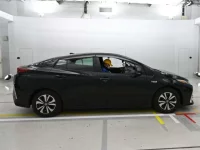 Toyota PRIUS PHV лот № 30567 оценка 3.5  с аукциона в Японии 2