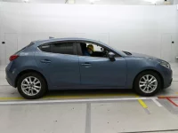 Mazda AXELA лот № 30621 оценка R  с аукциона в Японии 2