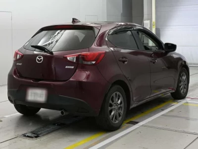 Mazda DEMIO  с аукциона в Японии