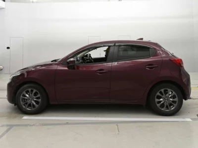 Mazda DEMIO  с аукциона в Японии