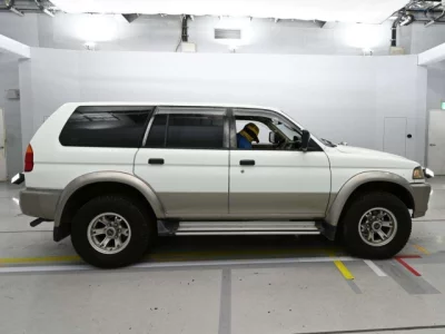 Mitsubishi CHALLENGER  с аукциона в Японии