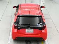 Toyota YARIS лот № 30590 оценка RA  с аукциона в Японии 7