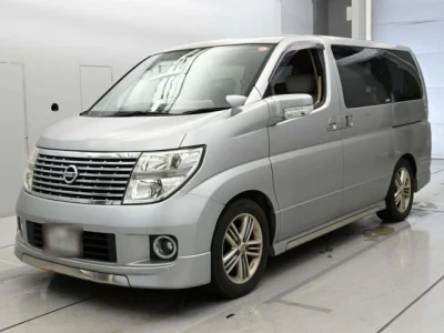 Nissan ELGRAND  с аукциона в Японии