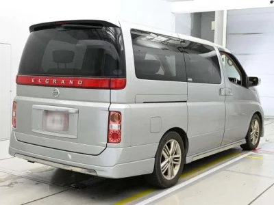 Nissan ELGRAND  с аукциона в Японии