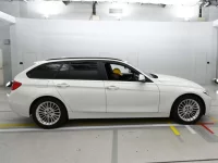 BMW 3-Series лот № 90555 оценка 4  с аукциона в Японии 2