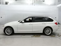 BMW 3-Series лот № 90555 оценка 4  с аукциона в Японии 3