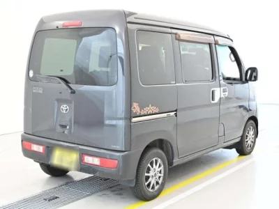 Toyota PIXIS VAN  с аукциона в Японии
