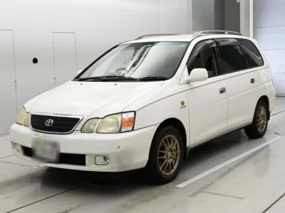 Toyota GAIA  с аукциона в Японии
