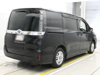 Toyota VOXY лот № 11105 оценка 3  с аукциона в Японии 1