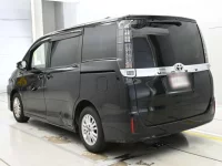 Toyota VOXY лот № 11105 оценка 3  с аукциона в Японии 5