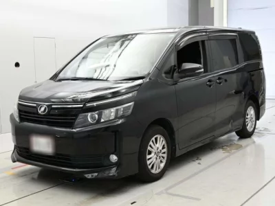Toyota VOXY  с аукциона в Японии