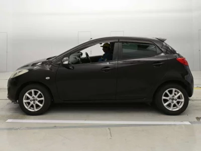 Mazda DEMIO  с аукциона в Японии