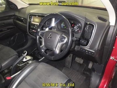 Mitsubishi OUTLANDER PHEV
