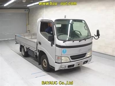 Toyota DYNA  с аукциона в Японии