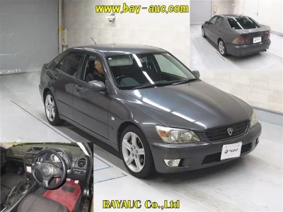 Toyota ALTEZZA  с аукциона в Японии