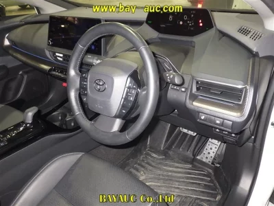 Toyota PRIUS PHV  с аукциона в Японии