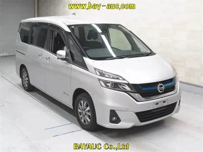Nissan SERENA  с аукциона в Японии