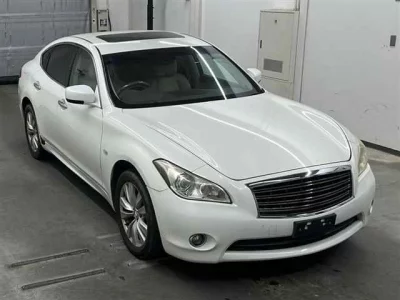 Nissan FUGA  с аукциона в Японии