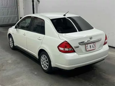 Nissan TIIDA LATIO