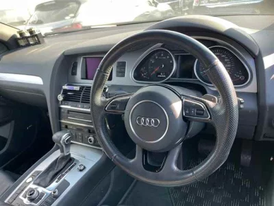 Audi Q7  с аукциона в Японии