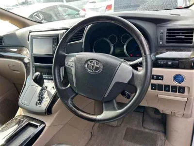 Toyota VELLFIRE  с аукциона в Японии